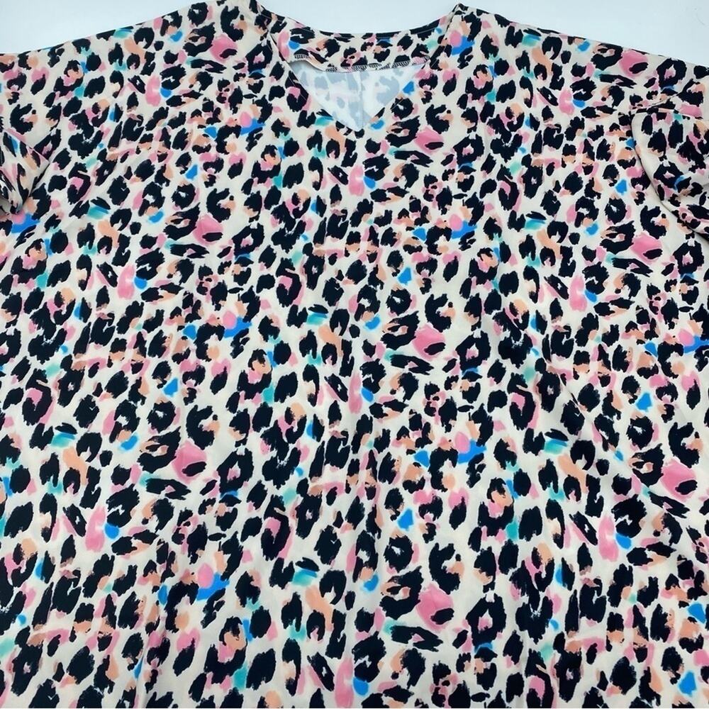 Woman’s Blouse 1X Colorful Animal Print Mob Wife Coastal Grandma